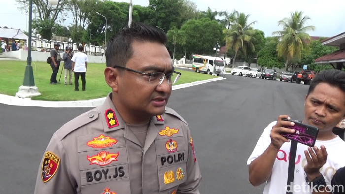 Kapolres Lumajang AKBP Boy Jeckson Situmorang menjelaskan soal tewasnya wisatawan asal Malaysia.