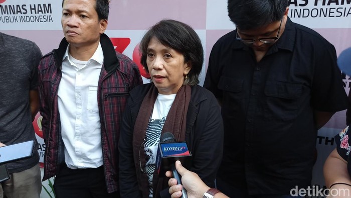 Kasum mendatangi Komnas HAM (Adrial Akbar/detikcom).