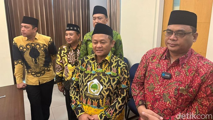 Ketua DPD Golkar Jatim Sarmuji
