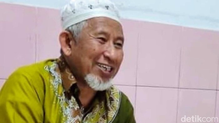 Ketua MUI Bondowoso, KH Asyari Fasya