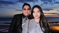 Pesona Lovely Maria bersama ayahnya, Steven Rumangkang. (Foto: dok Instagram)