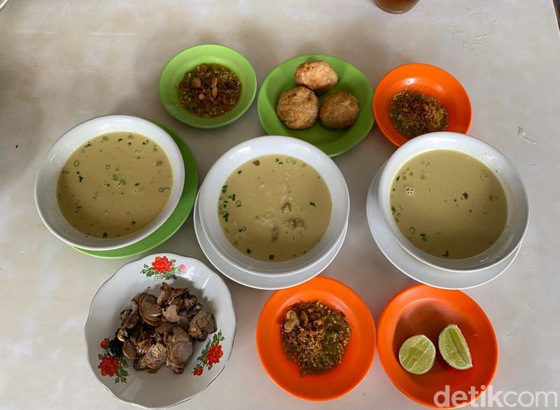 Mantul! Sarapan Akhir Pekan dengan Soto Medan Legendaris 93 Tahun