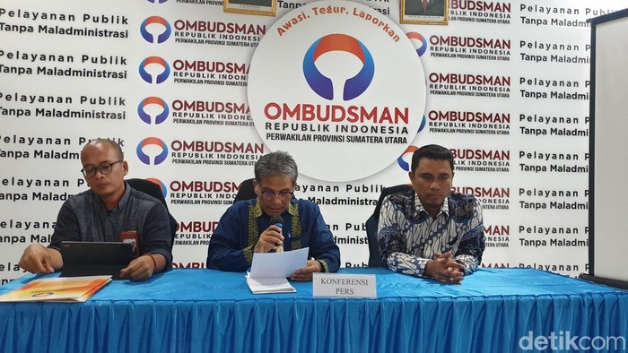 Ombudsman Sumut menggelar konferensi pers soal wanita tewas di lift Bandara Kualanamu. (Goklas Wisely/detikSumut)
