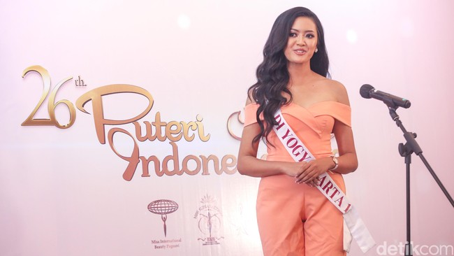 Dinda Nur Safira merupakan Puteri Indonesia DIY 2023. Dalam kesehariannya Dinda menjalani koasistensi di RS Gigi dan Mulut UGM Prof. Soedomo. Foto: Grandyos Zafna