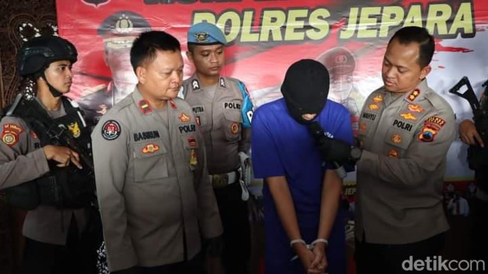 Polres Jepara menggelar konferensi pers terkait kasus LGBT usia bawah umur di Mapolres Jepara, Jumat (12/5/2023).