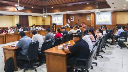 Deputi VII Kemenko Polhukam bertemu Sekda Badung Wayan Adi Arnawa di Ruang Rapat Kriya Gosana Puspem Badung, Kamis (11/5/2023).