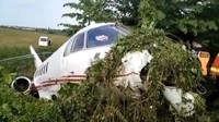 Insiden tersebut tepatnya terjadi pada pesawat pribadi Hawker 900XP PK-LRU yang mengalami overrun di Bandara Maleo, Kabupaten Morowali, Sulteng, pada hari Kamis (11/5/2023) sekitar pukul 15.00 Wita. Kapolres Morowali AKBP Supriyanto menegaskan pesawat itu bukan jatuh melainkan hanya lewat dari batas runway saat melakukan pendaratan. (Dok. Istimewa)