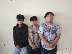 6 Pesilat Keroyok Pria di Gresik gegara Tersinggung Saat Kebut-kebutan