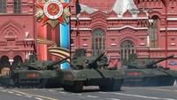 Armata adalah tank tempur utama Rusia generasi baru. Tank pra-produksi pertama kali diungkapkan kepada publik pada 2015. Spesifikasinya dirahasiakan, namun Armata mungkin merupakan salah satu tank paling terlindungi di dunia. Getty Images/Mikhail Svetlov  