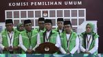 Potret Mardiono Naik Sepeda Daftarkan Bacaleg PPP ke KPU