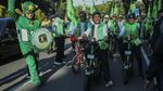 Potret Mardiono Naik Sepeda Daftarkan Bacaleg PPP ke KPU