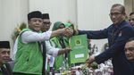 Potret Mardiono Naik Sepeda Daftarkan Bacaleg PPP ke KPU