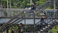 Halte TransJakarta Manggarai saat ini tengah direvitalisasi yang merupakan bagian dari program revitalisasi 46 halte.
