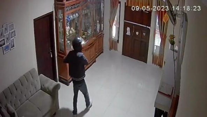 Tangkapan layar aksi maling di Bandung Barat