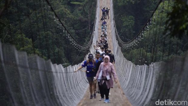 Tempat wisata Situ Gunung di Sukabumi. Tempat wisata Situ Gunung di Sukabumi.