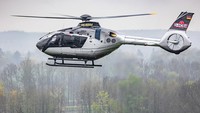 Helikopter yang akan mendukung mobilitas dan pemantauan lini kerja ini diserahkan langsung oleh pihak Airbus kepada Presiden Direktur PPA Christianto Setyo dan Presiden Direktur Mahada Pte Ltd Muhammad Affan di Airbus Helicopters Center, Donauworth, Jerman. Foto: illuminAnts e.K. | Christian D.