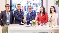 Presiden Direktur PPA Christianto Setyo (dua kiri) didampingi Presiden Direktur Mahada Mohammad Alfan (kiri) saat seremoni serah terima helikopter Airbus ACH135 di Airbus Helicopters Center, Donauworth, Jerman. Foto: illuminAnts e.K. | Christian D.
