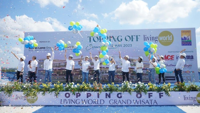 Topping off Mal Living World Grand Wisata Bekasi