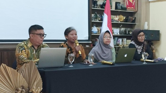 Wakil Ketua Komnas Perempuan Olivia Salampessy