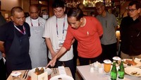 Serasa ikut MasterChef! Kali ini Chef Arnold yang menghadapi pressure test dari Presiden Joko Widodo (Jokowi) ketika mengecek makanan yang disajikan.