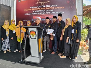 Bacaleg Partai Umat Blitar Bersumpah Mundur Bila Tak Jalankan Amanat Rakyat