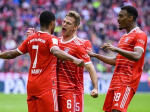 Bayern Vs Schalke: Die Roten Menang Setengah Lusin Gol