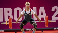 Timnas Angkat besi menjadi juara umum dengan 5 emas, 2 perak, 4 perunggu. Tiga lifter Tim Indonesia juga mampu memecahkan rekor SEA Games. Mereka adalah Eko Yuli Wirawan (kelas 61kg), Rizki Juniansyah (73kg), Rahmat Erwin Abdullah (kelas 81kg). ANTARA FOTO/Muhammad Adimaja