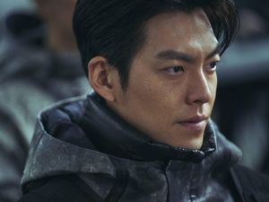 Review Black Knight: Ketika Bumi Tak Lagi Bisa Dihuni
