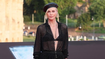Foto: Adu Gaya Seksi Charlize Theron Hingga Brie Larson di Premier Fast X