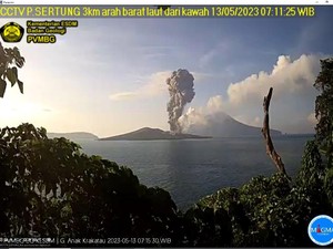 Anak Krakatau Kembali Meletus Pagi Ini, Semburkan Abu Setinggi 2 Km