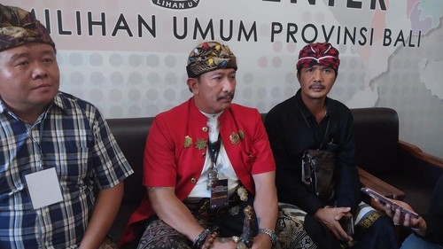 I Ketut Putra Ismaya Jaya menjadi bacaleg DPD terakhir yang mendaftarkan diri ke KPU Bali, Sabtu (13/5/2023).