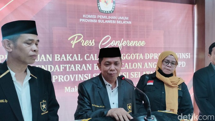 Ketua DPW Partai Ummat Sulsel Abdul Hakim.