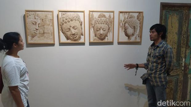 Lukisan karya Easting Medi yang dipamerkan di Limanjawi Art House Borobudur, Magelang, Rabu (10/5/2023).