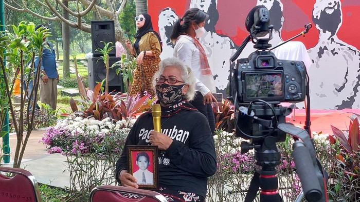 Maria Sanu, ibu dari Stevanus Sanu yang merupakan salah satu korban kebakaran Mal Klender pada Mei 1998.