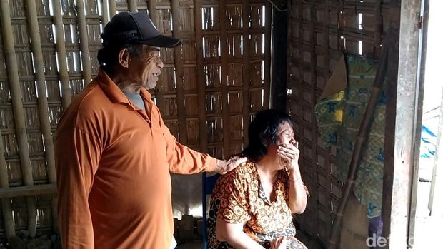 Mbok Darmi lansia yang tinggal seorang diri di Pemalang dan sakit stroke. Foto diunggah Sabtu (13/5/2023).