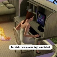 Namanya juga usaha demi nonton Coldplay.  Karena terlalu semangat war tiket anak sampai diabaikan. Ibu-ibu jangan kayak gini yaa.. Foto: Twitter/@handokotjung