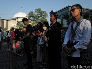 Meriahnya Umat Lintas Agama Jalan Santai Bersama