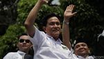 Momen Yusril Serahkan Bacaleg PBB ke KPU