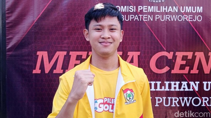 Muhammad Rafli Firmansyah bakal caleg termuda yang mendaftar ke KPU Purworejo, Sabtu (13/5/2023). Rafli merupakan mahasiswa semester 4 Universitas Diponegoro (Undip).