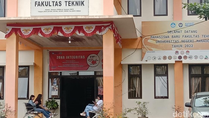 Oknum dosen di Fakultas Teknik Unima Manado dinonaktifkan usai terindikasi melakukan pungli.