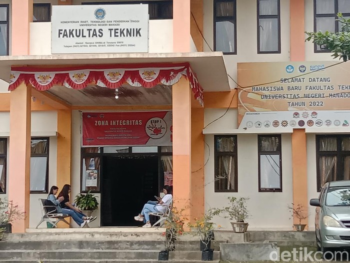 Oknum dosen di Fakultas Teknik Unima Manado dinonaktifkan usai terindikasi melakukan pungli.
