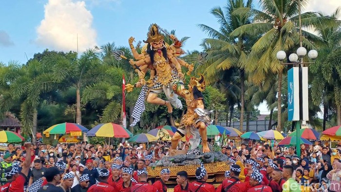 parade budaya jember-jembrana