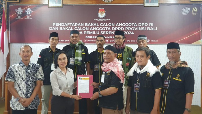 Dewan Pimpinan Wilayah (DPW) Partai Ummat Provinsi Bali mendatangi KPU Provinsi Bali, Sabtu (13/5/2023) siang.
