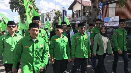Pengurus DPW PPP NTB saat mendaftarkan bacaleg ke KPU NTB pada Sabtu (13/5/2023).