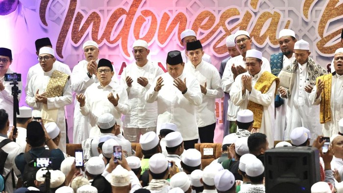 Menhan sekaligus Ketum Partai Gerindra Prabowo Subianto menghadiri acara halalbihalal Majelis Riyadul Jannah di Masjid Istiqlal, Jakarta.