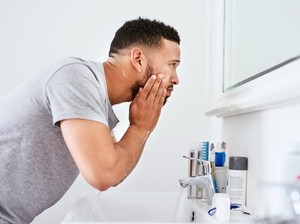 8 Skincare untuk Laki-laki, Simpel dan Nggak Ribet
