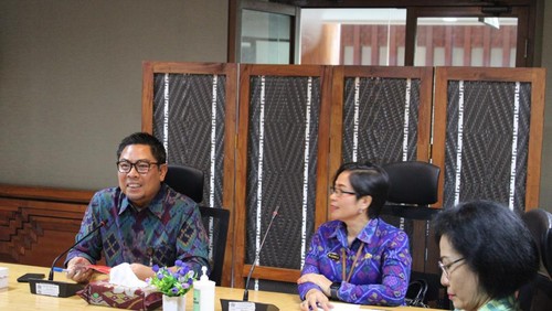 Wakil Wali Kota Denpasar Kadek Agus Arya Wibawa dalam rapat Koordinasi Percepatan Penurunan Stunting di Gedung Sewaka Dharma, Jumat (12/5/2023). (Foto: Istimewa)