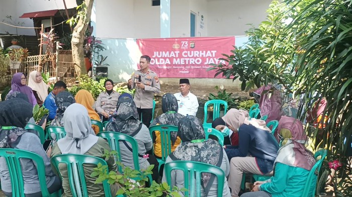 Warga Jagakarsa Jaksel curhat soal pinjol