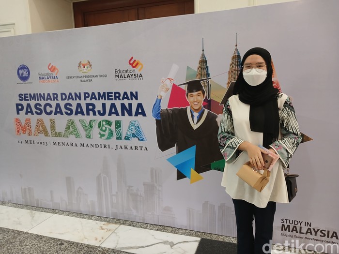 Aurel, mahasiswi Stikes Husada pengunjung pameran pascasarjana Malaysia