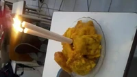 Ingin merayakan ulang tahun dengan gaya yang berbeda ternyata gorengan dapat menjadi pilihan. Tumpukan tahu goreng ini tinggal ditambahkan lilin agar tampak spesial. Foto: Twitter/koppisyusu